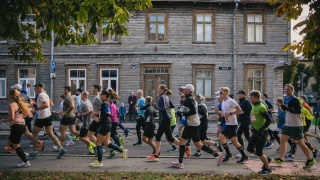 Tartu linnamaratonil on sel aastal ka jooks-kõnd grupp!