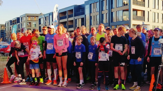 Tallinna sinilillejooksu võitsid Remi Edur ja Stella Sohvi Altmets